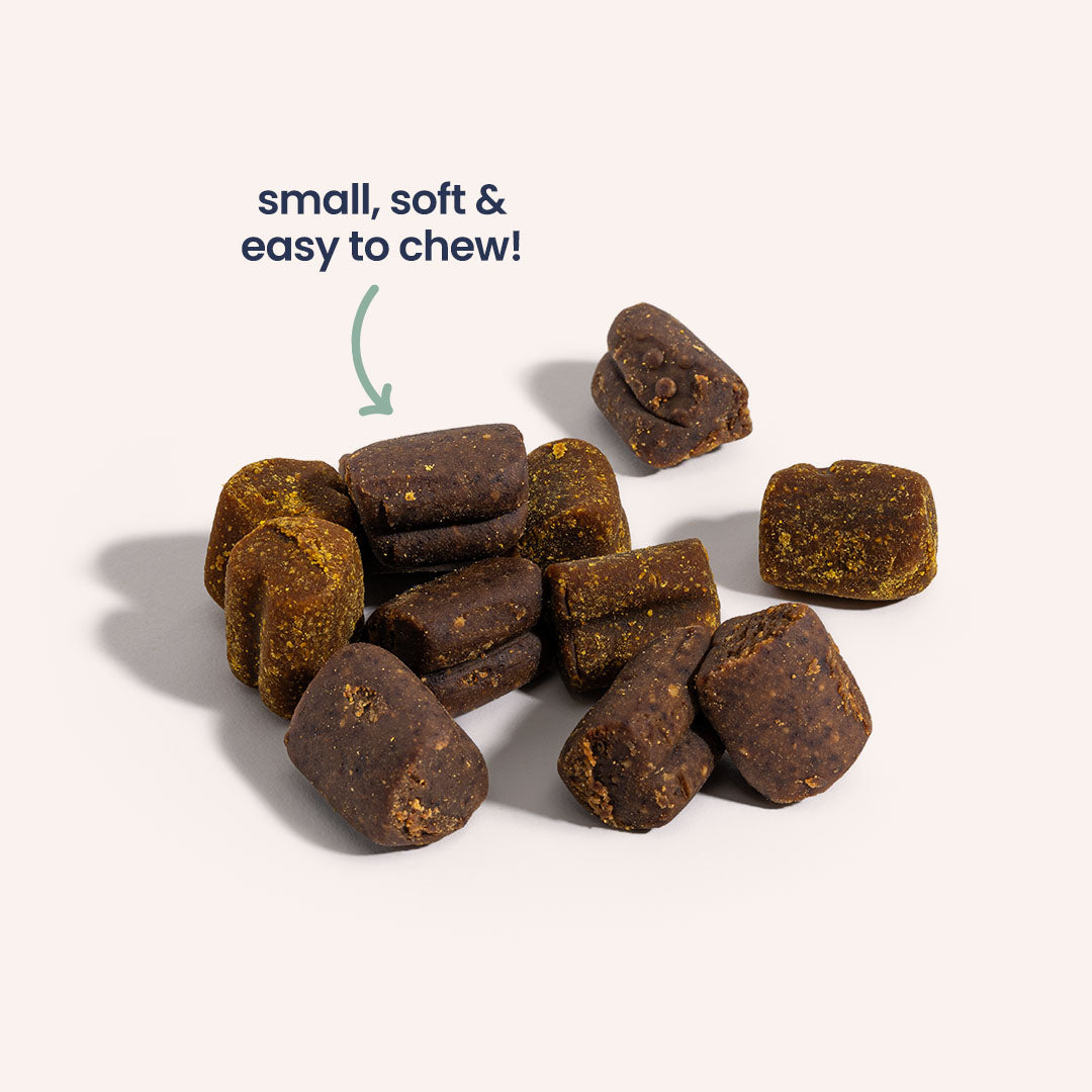 Soft brown chews with text indicating they are small and easy to chew.